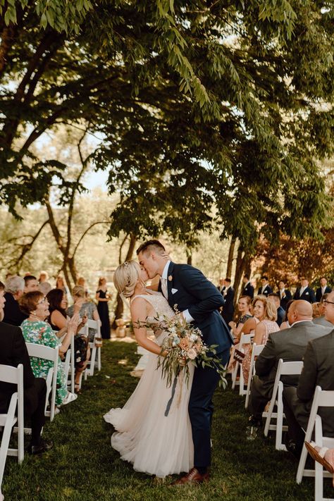 Kiss At End Of Aisle, Wedding Photography Walking Down Aisle, Kiss Down The Aisle, Aisle Photos Wedding, Wedding Aisle Kiss, Aisle Kiss Wedding, Mid Aisle Kiss Wedding, Wedding Ceremony Kiss, Outdoor Ceremony Aisle