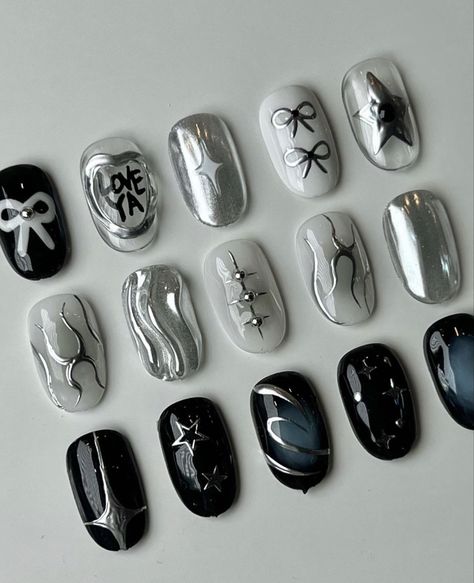 Y2k Nail Art Short Nails, Black Cateye Nails, Long Nails Ombre, Black Nails Summer, Nail Art Hitam, Nails Xiaohongshu, Nail Design Dark, Acubi Nails, Icicle Nails