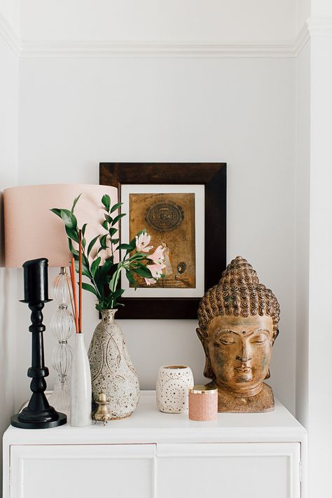 Black And Grey Living Room, Buddha Home Decor, Black Candlesticks, Deco Zen, Grey Living Room, Zen Home Decor, Meditation Room Decor, Buddha Decor, Zen Room