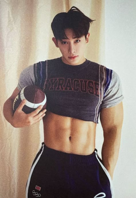 Wonho Abs, Mens Crop Top, Won Ho, Handsome Asian Men, Hottest Anime Characters, Hot Asian Men, Monsta X Wonho, Sneakers Men Fashion, Kpop Guys