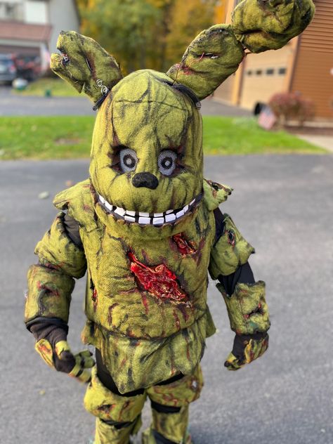 This is a handmade springtrap costume that my mother made! Its awesome!!! Springtrap Costume, Springtrap Cosplay, My Mother, Quick Saves