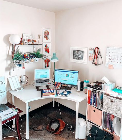 Med Student Desk Aesthetic, Medical Student Bedroom Ideas, Med School Desk Setup, Med Student Apartment, Medical Coding Home Office Setup, Workboxes Homeschool, Montessori Homeschool Curriculum, School Apartment, Dorm Aesthetic