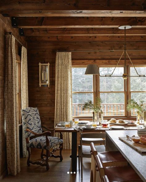 Ski Cabin Interior, Ski Cottage, Texas Sun, Pool And Patio, Wooden Cottage, Modern Mountain Home, Ski House, Cabin Interiors, Modern Rustic Interiors