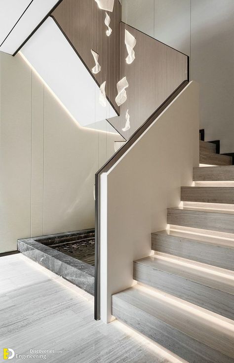 Residential Stairs, درج السلم, Luxury Staircase, Staircase Design Modern, Chandelier Living Room Modern, Stair Design, Stairs Design Interior, Staircase Handrail, Interior Staircase