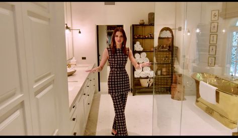 Kendall Jenner Bathroom, Kendall Jenner Glam, Kardashian Bathroom, Kendall Jenner House, Kardashian Home, Jenner House, Tracey Emin, Beverly Hills Houses, Ensuite Bathrooms