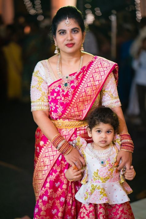 Mother And Daughter Outfits, Mom Daughter Matching Dresses, Mom And Baby Dresses, Mom Daughter Outfits, Kids Party Wear Dresses, Banaras Sarees, Daughter Outfits, Kids Blouse Designs, Cutwork Blouse Designs