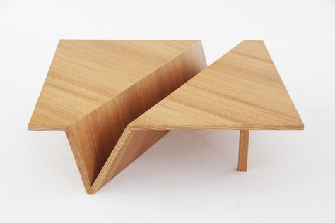 Table "ORIGAMI" by Svyatoslav Boyarince / Papiroflexia en mobiliario. #Design Unique Table Design, Origami Table, Into The Wood, Table Table, Furniture Inspiration, Interior Furniture, Objects Design, Unique Furniture, Wooden Tables