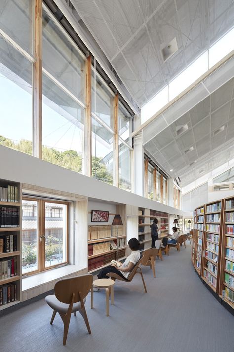 Womens Shelter Design, Japanese Library, Public Library Design, Library Seating, Library Plan, Library Cafe, Library Inspiration, Shelter Design, Library Architecture