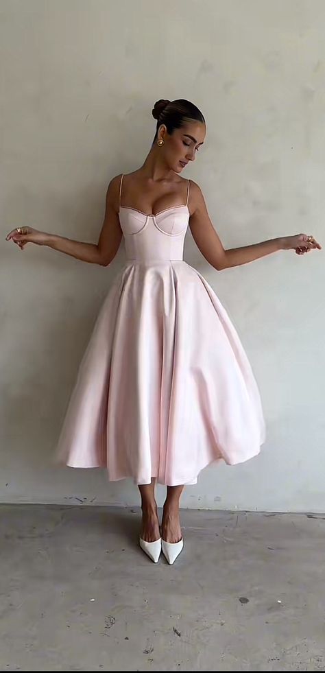 Graduation Pink Dress, Graduation Dress Pink, Pink Graduation Dress, Classy Modest Dresses, Elegant Mini Dresses, Party Dress Classy, Chic Clothing Style, Elegant Dresses Short, Modest Casual Outfits