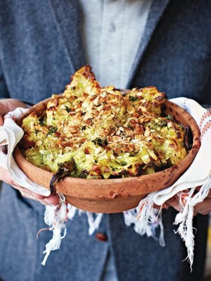 Cauliflower cheese | Jamie Oliver recipes Cauliflower And Broccoli Cheese, Broccoli And Cheese Recipe, Ella Vegan, The Best Cauliflower, Jamie Oliver Recipes, Cauliflower Cheese, Baked Vegetables, Broccoli Cheese, Think Food