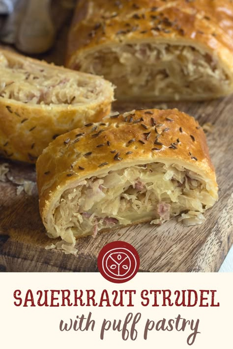 Strudel Recipes Savory, German Puff Pastry Recipes, Stromboli Roll, Savory Strudel Recipes Puff Pastries, Czech Appetizers, Puff Pastry Strudel, Strudel Recipes Germany, Puff Pastry Recipes Dinner, Easy German Recipes