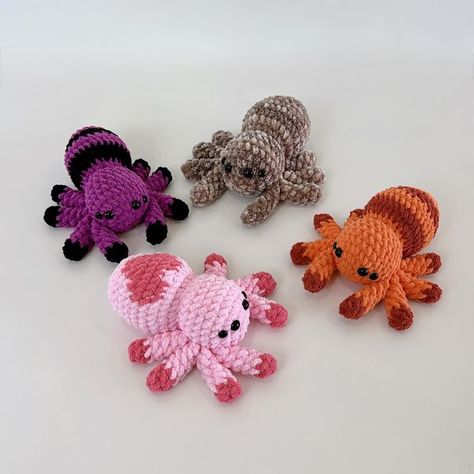 Halloween Spiders, Crochet Amigurumi Patterns, Crochet And Knitting, Halloween Spider, No Sew, Crochet Patterns Amigurumi, Amigurumi Crochet, Spiders, Amigurumi Pattern