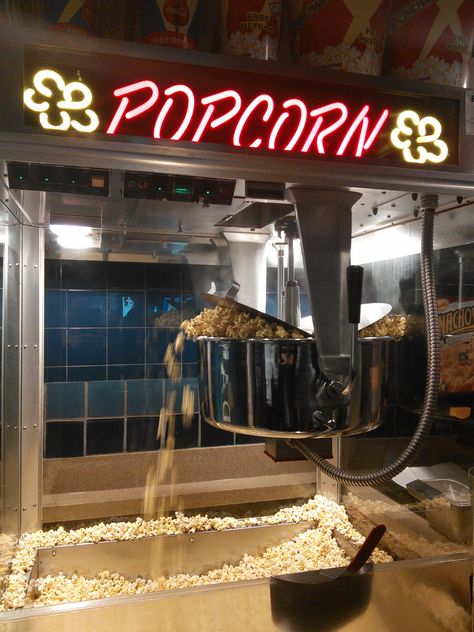 Fresh Hot Popcorn popping at the Classic Cinemas York Theatre! #popcorn Old Movie Theater, Theatre Popcorn, Popcorn Popping, Classic Movie Theaters, Popcorn Machines, Theater Popcorn, Hot Popcorn, Movie Theater Popcorn, Movie Popcorn