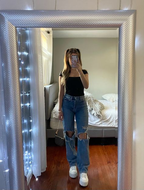 Outfit Inspo School Hot Weather, Cute Mom Jeans Outfit For School, Bodysuit Outfit School, Mom Jeans Outfit Back To School, Non Ripped Jeans Outfit School, Casual First Day Of School Outfit, Cute Outfits With Mom Jeans For School, School Outfits Florida, Cute Fits With Nike Blazers