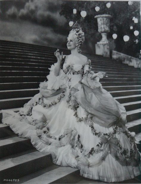 Norma Shearer from Marie Antoinette (1938) by Unconscious Beauty, via Flickr Marie Antoinette 1938, Marie Antoinette Movie, Norma Shearer, Hollywood Costume, Era Fashion, Turner Classic Movies, Actrices Hollywood, Movie Costumes, Historical Dresses