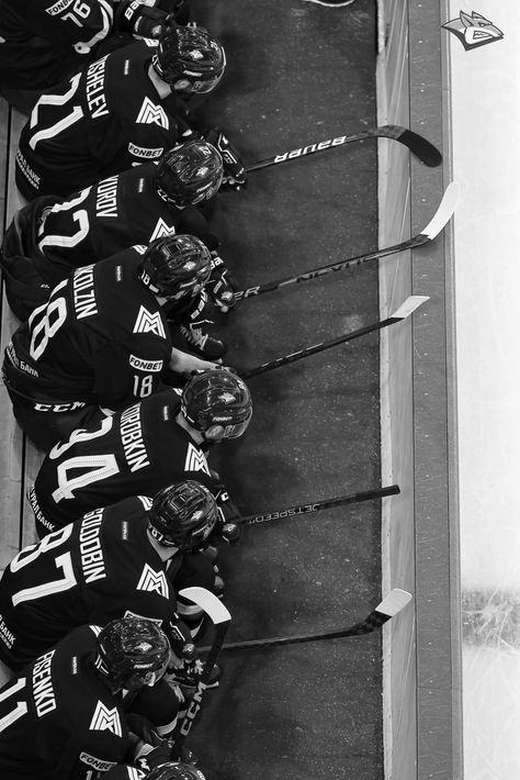 Ice Hockey Wallpaper Iphone, Hockey Photographer Aesthetic, Ice Hockey Wallpaper, Hockey Tattoo, Hockey Aesthetic, Hockey Pictures, Cowboy Pictures, Roller Hockey, Hockey Humor