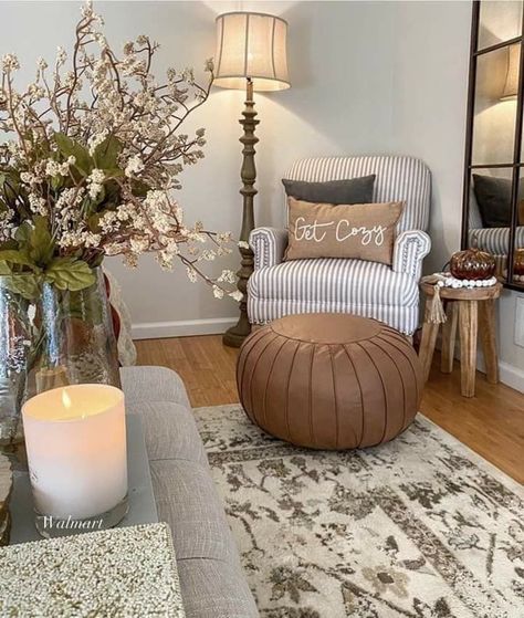 Sitting Room Ideas, Sitting Room Decor, Happy September, Deco Retro, Farmhouse Decor Living Room, Décor Diy, Decor Home Living Room, Living Room Inspo, New Living Room