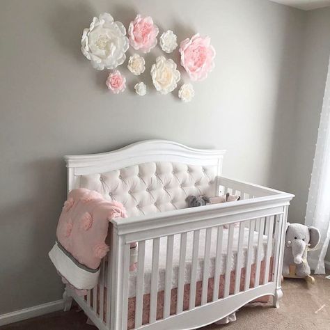 Children’s nurseries inspirations | Get some ideas to decor kids’ bedroom with Circu Magical Furniture. Go to CIRCU.NET to find more décor ideas. Tufted Crib, Bedroom Ideas Pinterest, Interior Design Apps, Best Baby Cribs, Girl Nursery Themes, Best Furniture, Diy Home Decor Bedroom, Tufted Headboard