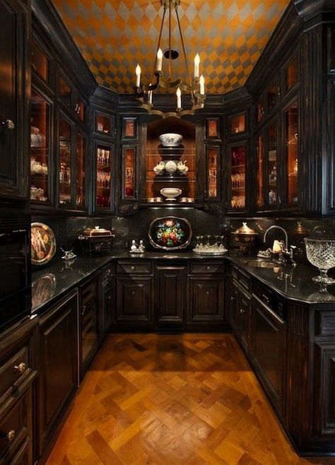 More than 25 amazing interior design ideas of black gothic kitchen # kitchens # kitchen design  #Decoration #homedecor #homedesign #homeideas Black Kitchen Design, Gothic Kitchen, Gothic Interior, Kitchen Ideas Dark Cabinets, Kitchen Ideas Dark, Victorian Interior, Victorian Kitchen, Wood Interior Design, Dark Kitchen Cabinets