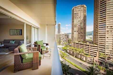 Beachfront Location. Luxury remodel, new listing. - Apartments for Rent in Honolulu Honolulu Apartment, Dining Room Colors, Bathroom Units, 3 Bedroom Apartment, Two Bedroom Apartments, One Bedroom Apartment, 1 Bedroom Apartment, 2 Bedroom Apartment, Luxury Apartments