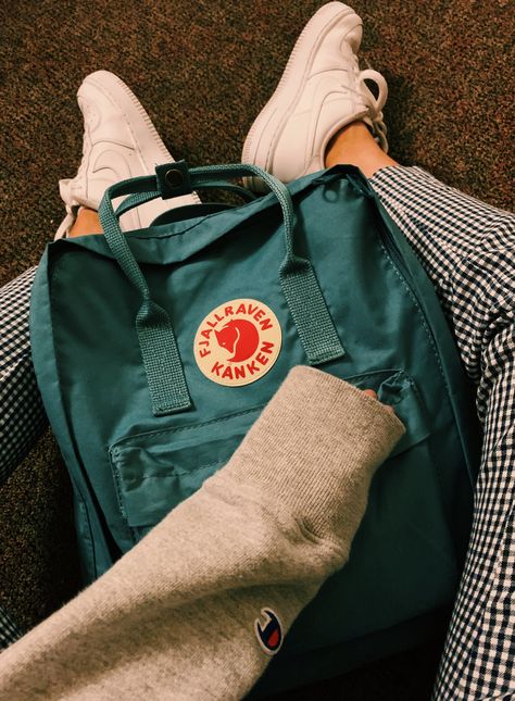 This is a cute lazy day look. #kanken #fjallravenkanken #champion #airforce1 #basic  ootd #comfy #lazy #outfitoftoday Kanken Travel, Basic Ootd, Backpack Fjallraven, Airport Pictures, Europe Outfits, Blouse Work Designs, Lazy Day, A Pic, Airport Outfit