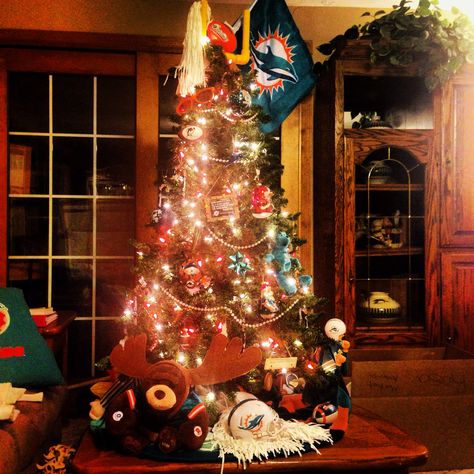 Miami Dolphins Christmas Tree! Miami Dolphins Memes, Miami Dolphins Funny, Themed Trees, Florida College, Miami Dolphins Cheerleaders, Miami Football, Colleges In Florida, Miami Dolphins Football, Dolphins Football