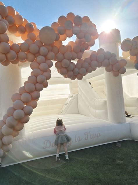 White castle bounce house in the mountains of San  Diego #bounce #house #bouncehouse #balloons #party #decor #cake #frosting #pink #bow White Castles, Castles In The Sky, Castle Bounce House, House In The Mountains, Bounce Houses, White Castle, Decor Cake, Pastel Balloons, Balloons Party