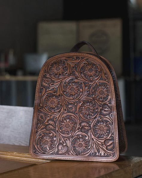 Cannot get over the detail of this tooled leather backpack! 🤩 📸: @ellao.nef Red Barn, Country Western, Tooled Leather, Leather Tooling, Western Wear, Get Over It, Leather Backpack, Backpacks, Canning