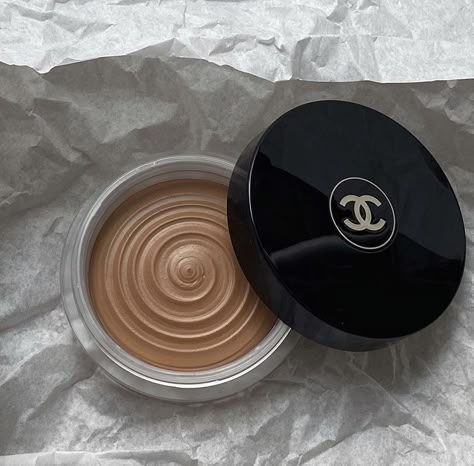 Channel Makeup, Best Bronzer, Bronzer Makeup, Makeup List, Makeup Is Life, Chanel Makeup, Pretty Skin Care, Body Makeup, Contour Makeup