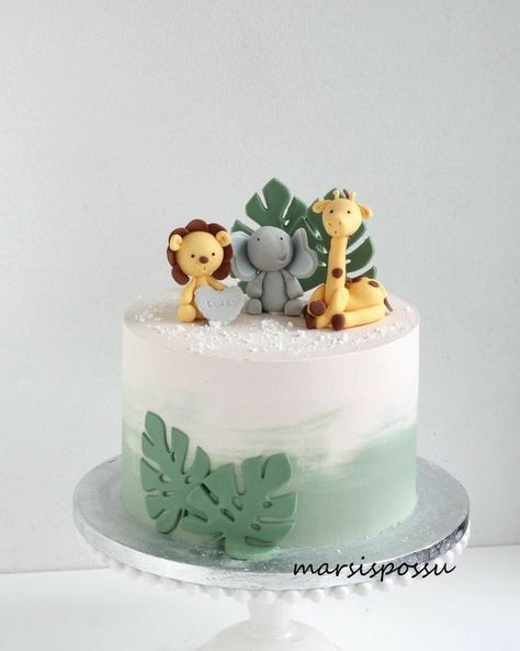 Jungle Theme Cake Boys, 1st Birthday Cake Ideas For Boys, Safari Baby Shower Boy Cake, Wild One Cake Ideas, Simple Safari Cake, Tort Safari, Safari 1st Birthday Cake, Birthday Cake Animals, Baby Animal Cake