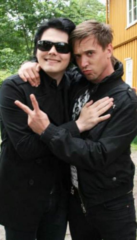 Gerard and Ben Billy Talent, Same Picture, Love This Pic, Love Band, Lucky Man, Punk Music, Gerard Way, Music People, Love Pictures