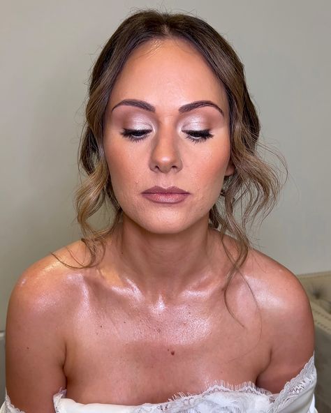 🤍 SIGNATURE BRIDAL 🤍 This look is definitely our most requested signature bridal style. Neutral, bright and shimmery on the eyes with a subtle smokey edge and liner, satin skin and a nude lip to finish. Of course with a bit of body glow as a finishing touch ✨ If this is your kind of bridal makeup and you’re currently looking for a bridal MUA for 2025, drop us a message through our link in our bio. #bridalmakeup #weddingmakeup #bride #bridalmua #bridalstyle #bridalinspo #midlandswedding #... Tousled Updo, Platinum Hair, Glowy Skin, Nude Lip, Bridal Inspo, Bridal Look, Her Eyes, Bridal Looks, Content Creator