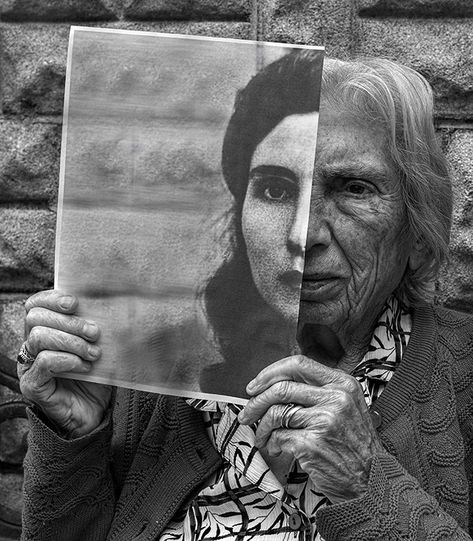 Tony Luciani Creates Rehabilitative Portraits of His Elderly Mother Hippie Kunst, Age Photography, Feel Younger, Surrealism Photography, Photography Subjects, Gcse Art, Italian Artist, Foto Inspiration, Artistic Photography