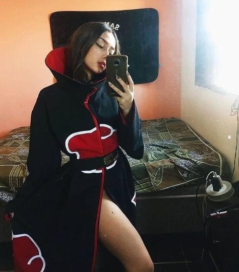 Manto da Akatsuki. 💢 Akatsuki Cosplay, Naruto Clothing, Anime Cosplay Makeup, Cosplay Naruto, Maid Cosplay, Naruto Cosplay, Anime Inspired Outfits, Halloween Costume Outfits, Naruto Girls