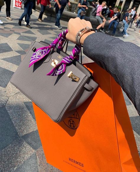 Grey Birkin, Hermes Wishlist, Luxury Stuff, Hermes Birkin Bag, Dream Bag, Modern Hijab, Hermes Birkin 25, Bag Obsession, Handbag Collection