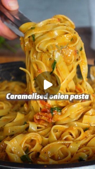 @veganchallenge4u on Instagram: ""GET The Complete Plant Based Cookbook - Over 200+ Delicious Vegan Recipes Including 30-day Meal Plans" =>> LINK IN BIO 🔗 @veganchallenge4u

CARAMELISED ONION PASTA 🍝

By @fitgreenmind

Dear Italians, I hope you forgive me but using hummus in pasta is actually a great way to replace cream! 😌
Much love
Maya ✨
RECIPE (2-3 servings, 20mins):
-2 onions
Fry in oil for 5-7mins.
-2 cloves garlic
-65g sun dried tomatoes
Fry 2-3 more minutes.
-1 Tbsp (50g) hummus
-200ml water
Mix and add it to the pan.
-1 Tsp paprika
-1 Tsp dried herbs
-salt and pepper to taste
-juice of 1/2 lemon
Let it simmer and cook 200g pasta al dente.
Add it with some pasta water and basil.
Serve.

Comment ""😍"" if you want to try this!
.
.

#veganworldshare #veganyum #veganrecovery #vegan Mind Recipes, Pasta Vegetarian, Onion Pasta, Vegetarian Mains, Caramelised Onion, Healthy Low Calorie Meals, Pasta Water, Plant Based Cookbook, Vegan Main Dishes