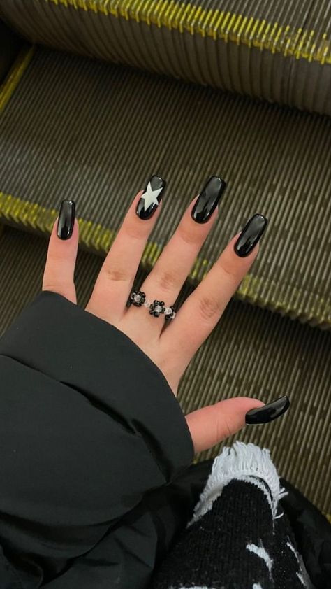 Weekend Abel, Exterior Aesthetic, Rock Nails, The Audacity, Black Acrylic Nails, Punk Nails, Edgy Nails, Simple Gel Nails, Grunge Nails