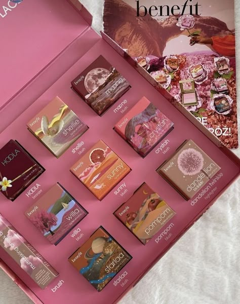 Koleksi Makeup, Benefit Blush, Benefit Hoola, Makeup Accesories, Makeup Package, Fotografi Vintage, Fancy Makeup, Foto Baby, روتين العناية بالبشرة