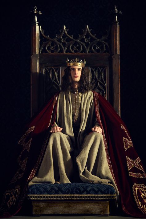 The Hollow Crown - Henry VI part - Henry VI Medieval Male, Medieval King, Morpheus Sandman, Hollow Crown, The Hollow Crown, Tom Sturridge, Medieval Clothes, Civil Wars, King Photography