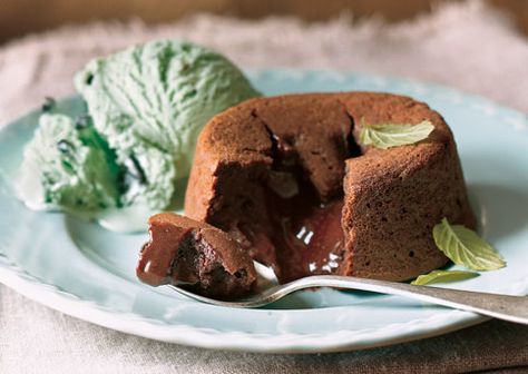 Mint Pudding, Pudding Cake Mix, Pudding Cakes, Mint Chocolate Cake, Hot Desserts, Chocolate Pudding Cake, Mint Cake, Peppermint Extract, Chocolate Pictures