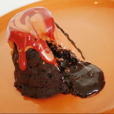 Volcano Cake - Rainforest Cafe Copycat Recipe - Key Ingredient Lava Party, Volcano Cupcakes, Volcano Project, Princess Dinosaur, Dinosaur Party Food, Dinosaur Rawr, Volcano Cake, Cafe Recipes, Halloween Brownies