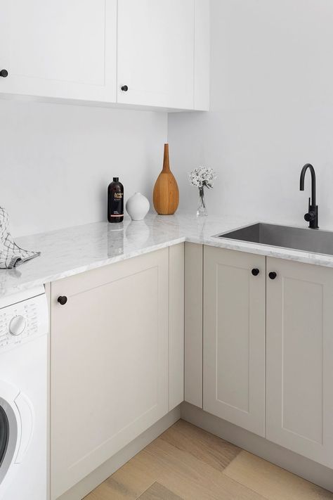 Anyone else doing laundry today? Who wouldn’t want to in this bright, beautiful room. Featuring our mayonella benchtops, nought truffle and cremasala cabinets. . #kaboodle #kaboodlekitchen #2021interiortrends #trendforecast #aesthetic #interior #interiorstyling #greyhomedecor #interiorinspo #inspiringinteriors #kitchenremodel #kitchenlover #kitchenrenovation #kitcheninspo #designinspo #kitchenideas Laundry Bathroom Combo, Monday Magic, Kaboodle Kitchen, Landry Room, Laundry Makeover, Dream Laundry Room, Laundry Room Layouts, Laundry Room Renovation, Laundry Design