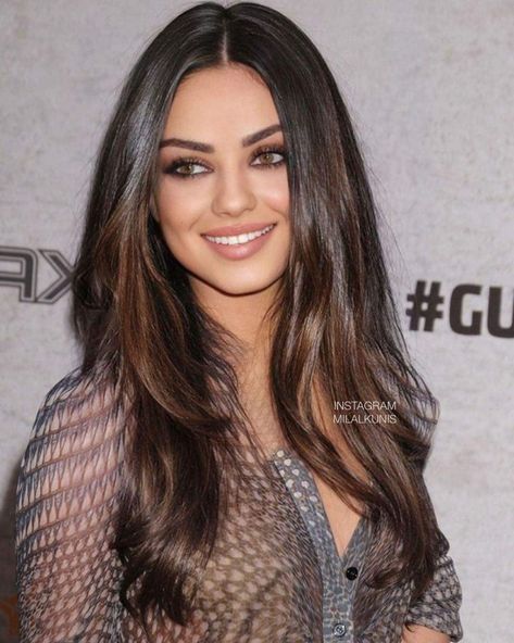 Mila Kinus Hair, Mila Kunis Hairstyles, Hair Color Ideas For Brunettes With Brown Eyes, Mika Kunis Hair, Mila Kunis Haircut, Celebrities With Brown Hair, Hazel Eyes Hair Color, Mila Kunis Makeup, Mila Kunis Hair