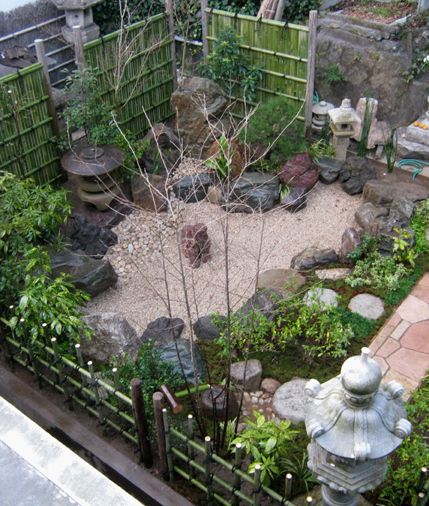 hofgarten-zen garten idee Small Japanese Garden Ideas, Japanese Garden Plants, Small Japanese Garden, Japanese Garden Landscape, Mini Zen Garden, Buddha Garden, Japan Garden, Meditation Garden, Video Garden