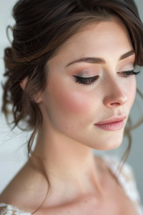 Natural Wedding Makeup Hazel Eyes Brown Hair, Bridesmaid Makeup Blue Eyes, Makeup Wings, Bridal Makeup For Blue Eyes, Gorgeous Eye Makeup, Summer Wedding Makeup, Pale Skin Makeup, Pale Makeup, Wedding Makeup Bride