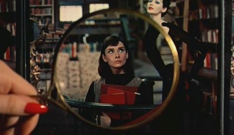 Audrey Hepburn as Jo Stockton in Funny Face Audrey Hepburn Funny Face, Funny Faces Quotes, Audrey Hepburn Photos, Septième Art, Fred Astaire, Moon River, Funny Face, Funny Couples, Funny Relationship