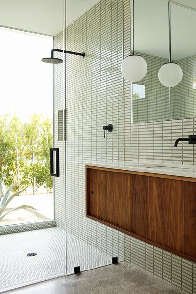 Mid Century Bathroom, Bathroom Renos, House Bathroom, Modern Bathroom Design, Cheap Home Decor, Bathroom Renovation, Tile Design, Bathroom Inspiration, Glass Tile