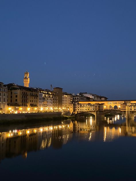 italy | vacation | night out | river | Ponte Vecchio | beautiful | sightseeing | summer Florence Aesthetic, Ponte Vecchio Florence, Love And Gelato, Dream Places, Europe Trip, Italy Vacation, Night Aesthetic, Travel Aesthetic, Travel Bucket List