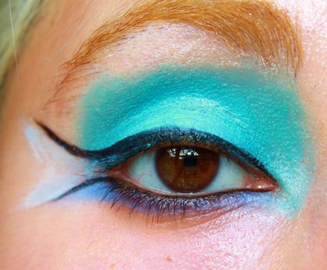 Rainbow Fish Makeup, Fish Costume Makeup, Fish Eye Makeup, Fish Inspired Makeup, Fish Makeup, Slay Makeup, Play Makeup, Fish Costume, Simple Makeup Tips