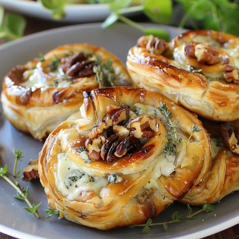 Blue Cheese Walnut Thyme Pull Apart, Pull Apart Puff Pastry, Asian Dipping Sauce, Roquefort Cheese, Savoury Muffins, Baking Basket, Dip Recipes Appetizers, Thanksgiving 2024, Savory Muffins